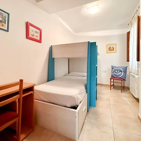 Centric With Pool In Tossa 2 Appartamento *